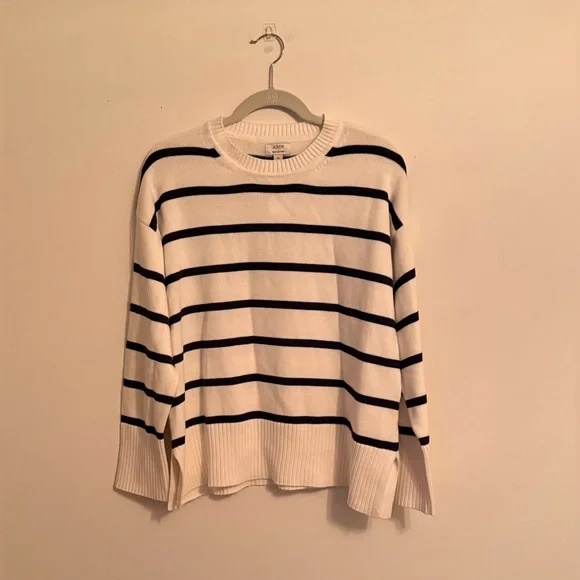 100% Cotton J.Crew Wide-Hem Sweater - Picture 3 of 5